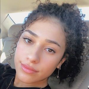 Meet your Posher, Josephine